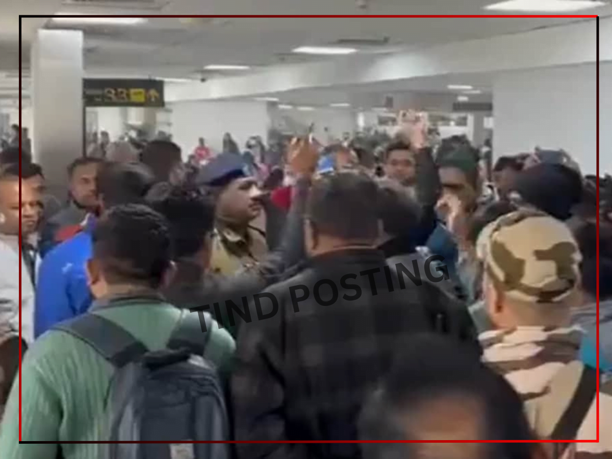 Chaos broke out in Delhi Airport after Indigo flight got cancelled- Watch Video..