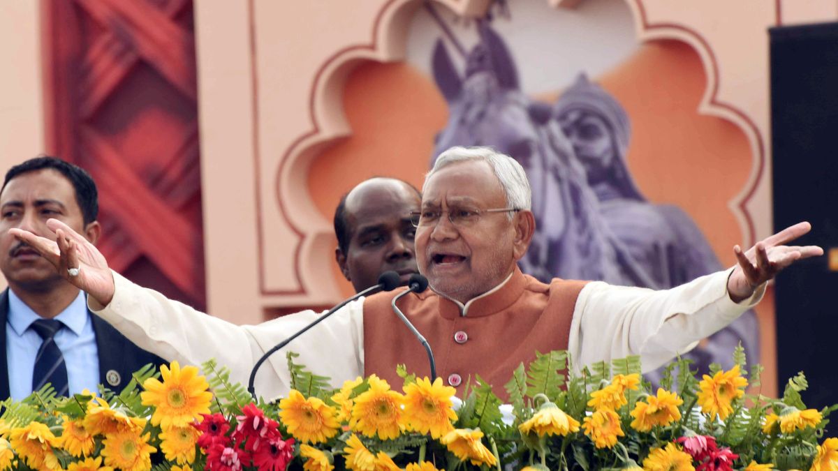 Breaking News: Nitish Kumar Betrays yet again