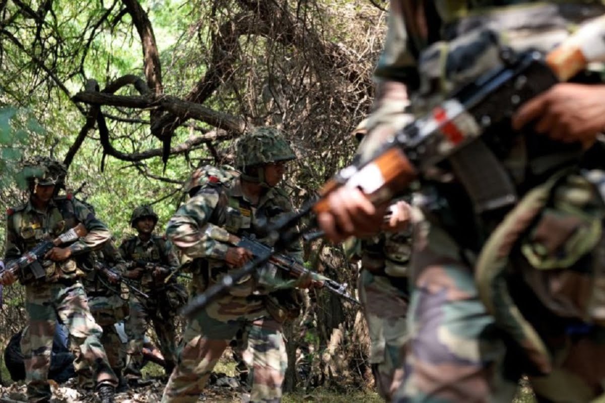 One Jawan Martyred, Another Injured in Encounter with Naxals