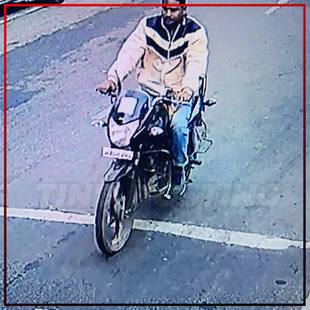 bistupur bike thief police cctv footage rs5000 for catching thief