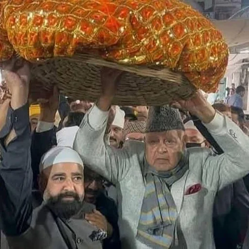 Farooq Abdullah Prays for National Unity at Rajasthan’s Ajmer Sharif Dargah