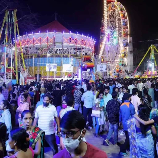 Hyderabad’s Numaish Fair Sees Huge Crowd Surge Despite Online Shopping Boom