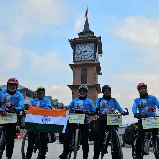 Kashmir Cyclists Launch 4,000 Km Ride for Pollution-Free India