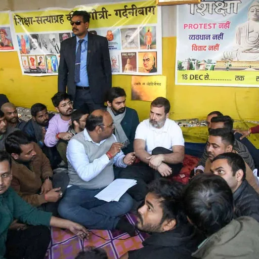 Rahul Gandhi Joins Bihar Students’ Protest Over BPSC Exam Irregularities