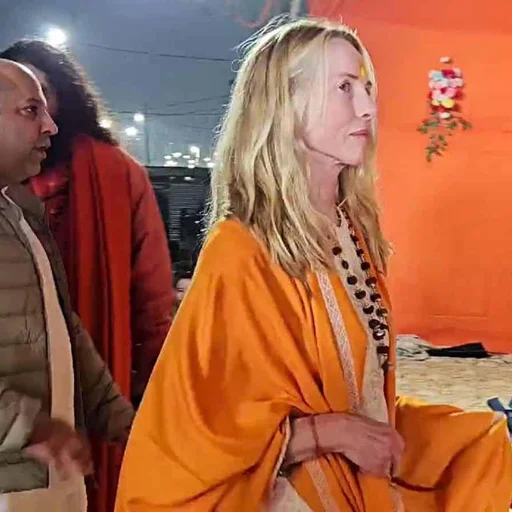 Steve Jobs’ Widow Visits Uttar Pradesh’s Kumbh Mela, Takes Holy Dip