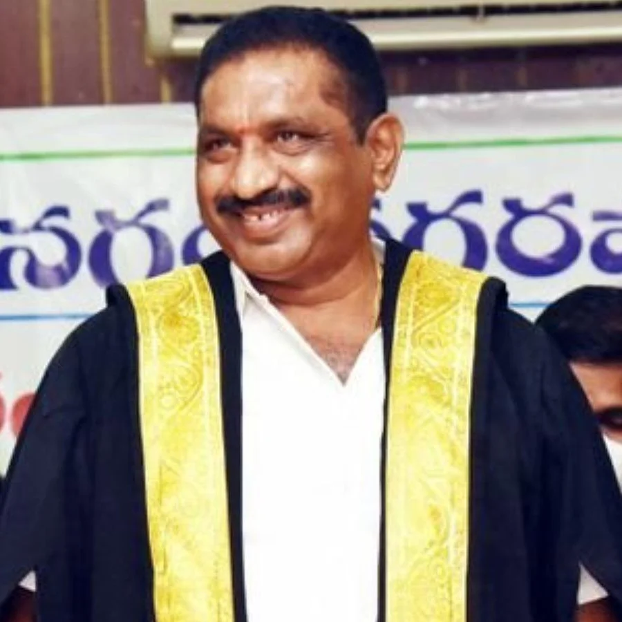 Telangana BRS Suffers Major Blow: Mayor, 10 Corporators Resign, Expected to Join BJP