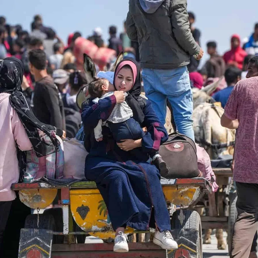 Tens of Thousands Return to Northern Gaza After Israeli Withdrawal