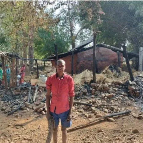 Jharkhand: Fire Destroys Home, ₹2 Lakh Lost in Chakradharpur Blaze