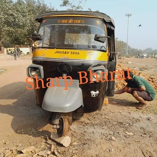 Jharkhand: Thieves Steal All 3 Wheels From Tempo in Adityapur