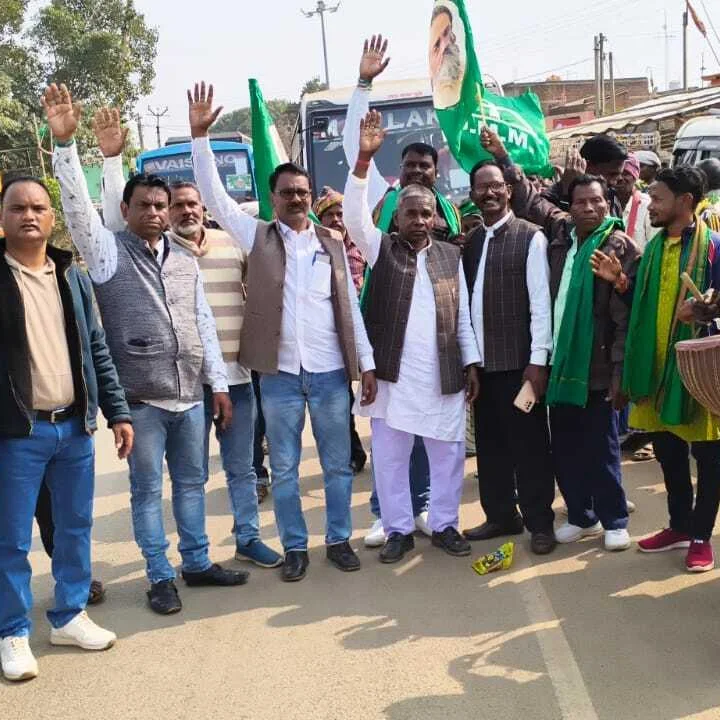 Jharkhand Workers Flock to JMM Foundation Day Even