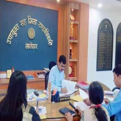 Latehars Mission Vatsalya Rs 4000 Monthly Aid Reac