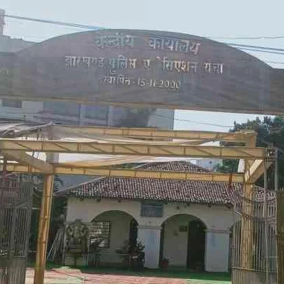 Ranchi Bus Shelter, Decades Old, Poses Collapse Risk Due to Disrepair