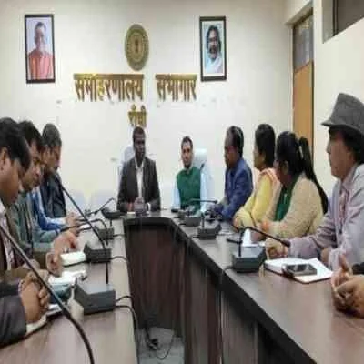 Ranchi’s District Magistrate Holds “Janata Darbar,” Addresses Land Mutation & Finance Issues